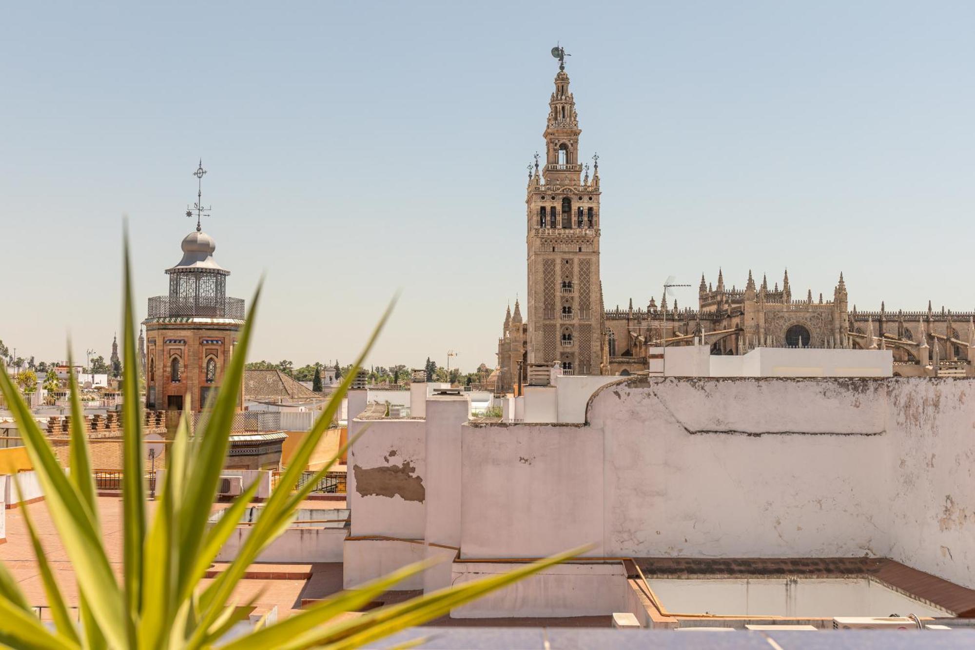 Green-Apartments Giralda Views Seville Exterior photo
